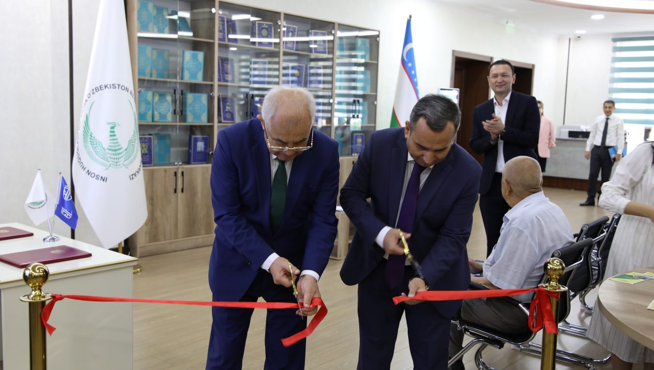 Uzbekistan Human Rights Centre, TSUL sign cooperation deal