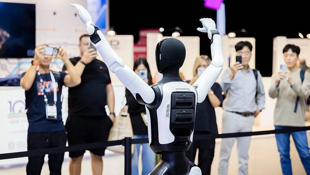 Varshavada robotlar norozilik namoyishi o‘tkazdi