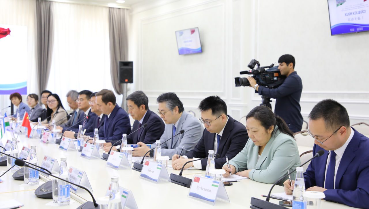 China Delegation Meets Uzbekistan Human Rights Center