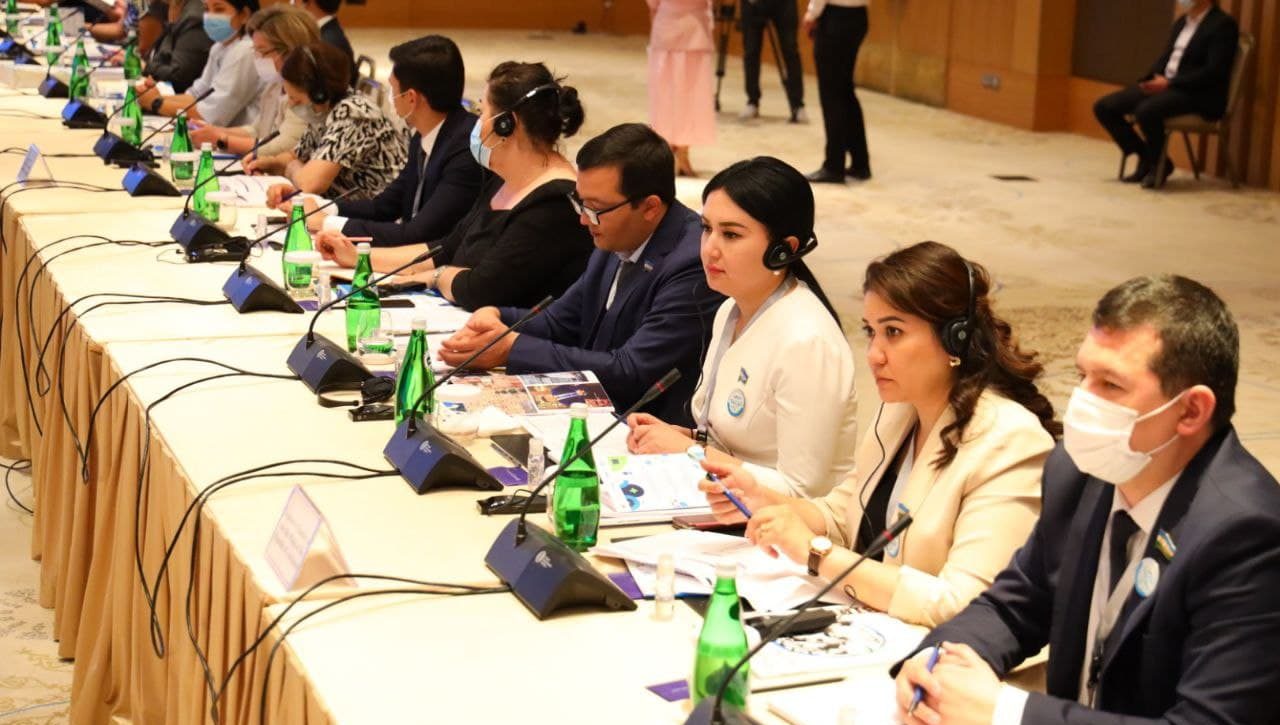 BUTUNJAHON KONFERENTSIYASINING BIRINCHI KUNI: O'zbekistonning yoshlar huquqlarini ta'minlash ishiga sodiqligi e'tirof etildi