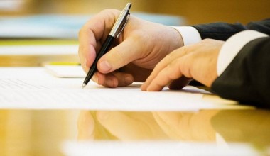 Vazirlar Mahkamasi huzuridagi Atamalar komissiyasi faoliyati takomillashtiriladi