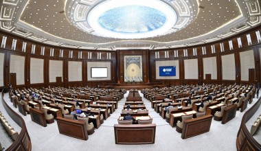 Сенат ялпи мажлисида инсон ҳуқуқлари ва қонуний манфаатларини таъминлашга қаратилган 10 та қонун кўриб чиқилди