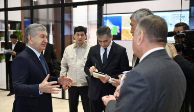 Президент нашей страны посетил Центр цифрового управления Алмалыкского горно-металлургического комбината