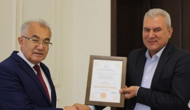 Марказда Ўқитувчи ва мураббийлар куни нишонланди