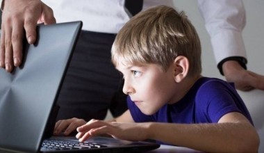 Internetda “o‘tirgan” bolalarga kim mas’ul?