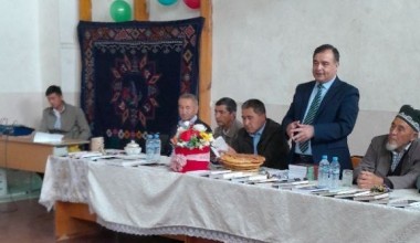 Бахмаллик ўқувчилар билан Конституциямиз ҳақида учрашув ўтказилди