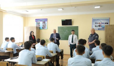 Академик лицей талабалари учун инсон ҳуқуқлари  бўйича маҳорат дарси