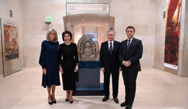 Президенты Узбекистана и Франции открыли в Лувре выставку «Сокровища оазисов Узбекистана. На пересечении караванных путей»