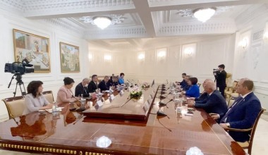 Узбекистан — Азербайджан: расширятся межпарламентские связи