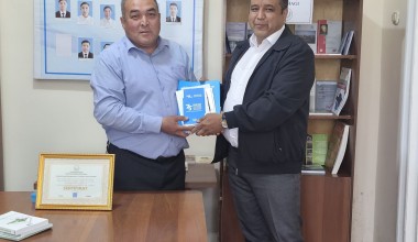 Milliy markaz kitoblari Samarqanddagi maktablarga  taqdim etildi