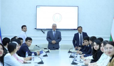 Дебат-клубнинг навбатдаги йиғилиши аёллар ҳуқуқларига бағишланди