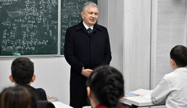 Президент посетил семейный детский дом и провел совещание с активом столицы