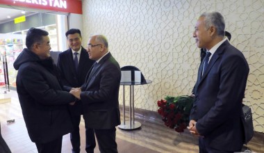 Хитой Халқ Республикаси Бутунхитой Халқ Вакиллари Кенгаши Раиси ўринбосари Чжан Сзинвей бошчилигидаги делегация мамлакатимизга расмий ташриф билан келди