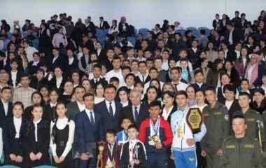 "Akademik va yoshlar" uchrashuvi tashkil etildi